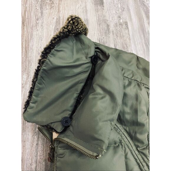 UGG Australia Army Green Puffer Down Vest Womens Sz L - Picture 11 of 11